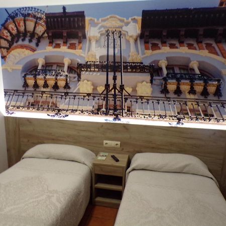 Hostal Serruchi Теруэль Экстерьер фото