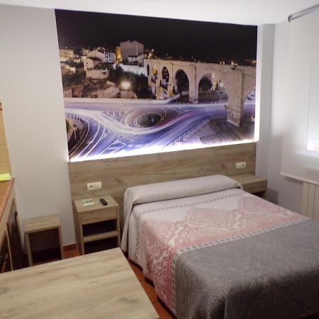 Hostal Serruchi Теруэль Экстерьер фото