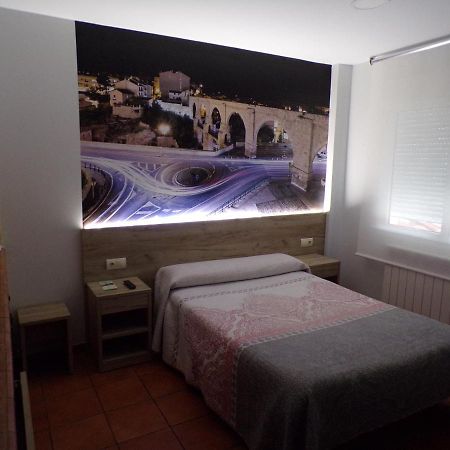 Hostal Serruchi Теруэль Экстерьер фото