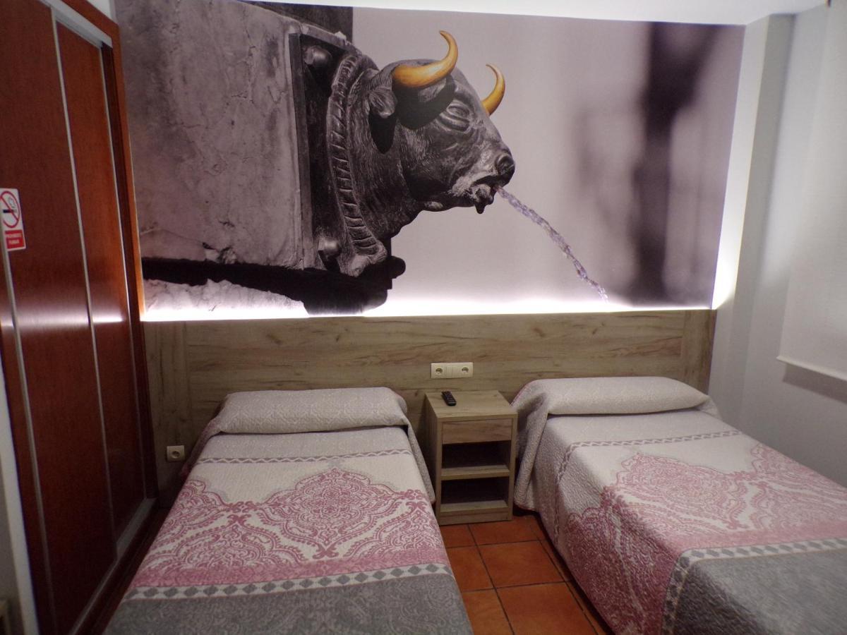Hostal Serruchi Теруэль Экстерьер фото