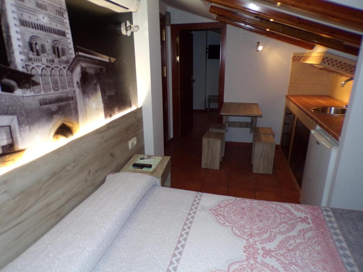 Hostal Serruchi Теруэль Экстерьер фото