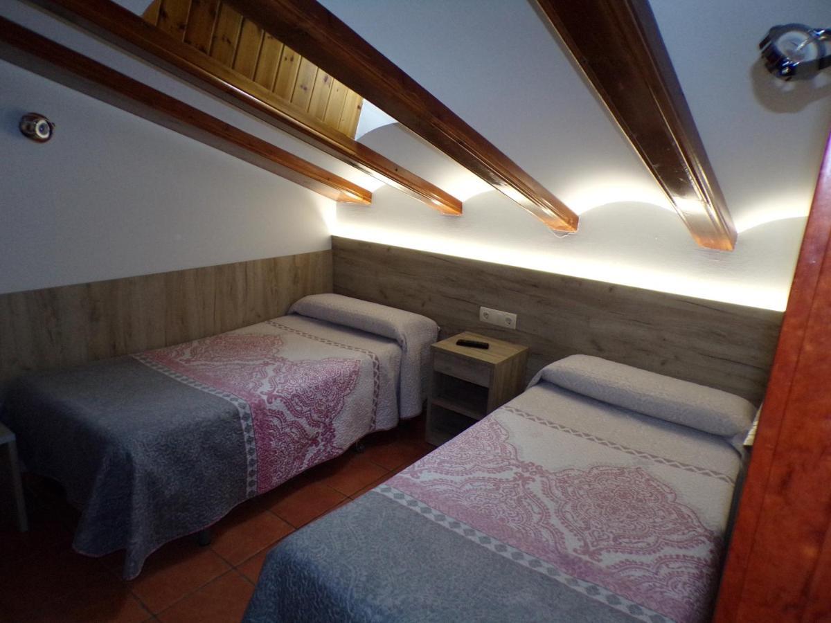 Hostal Serruchi Теруэль Экстерьер фото