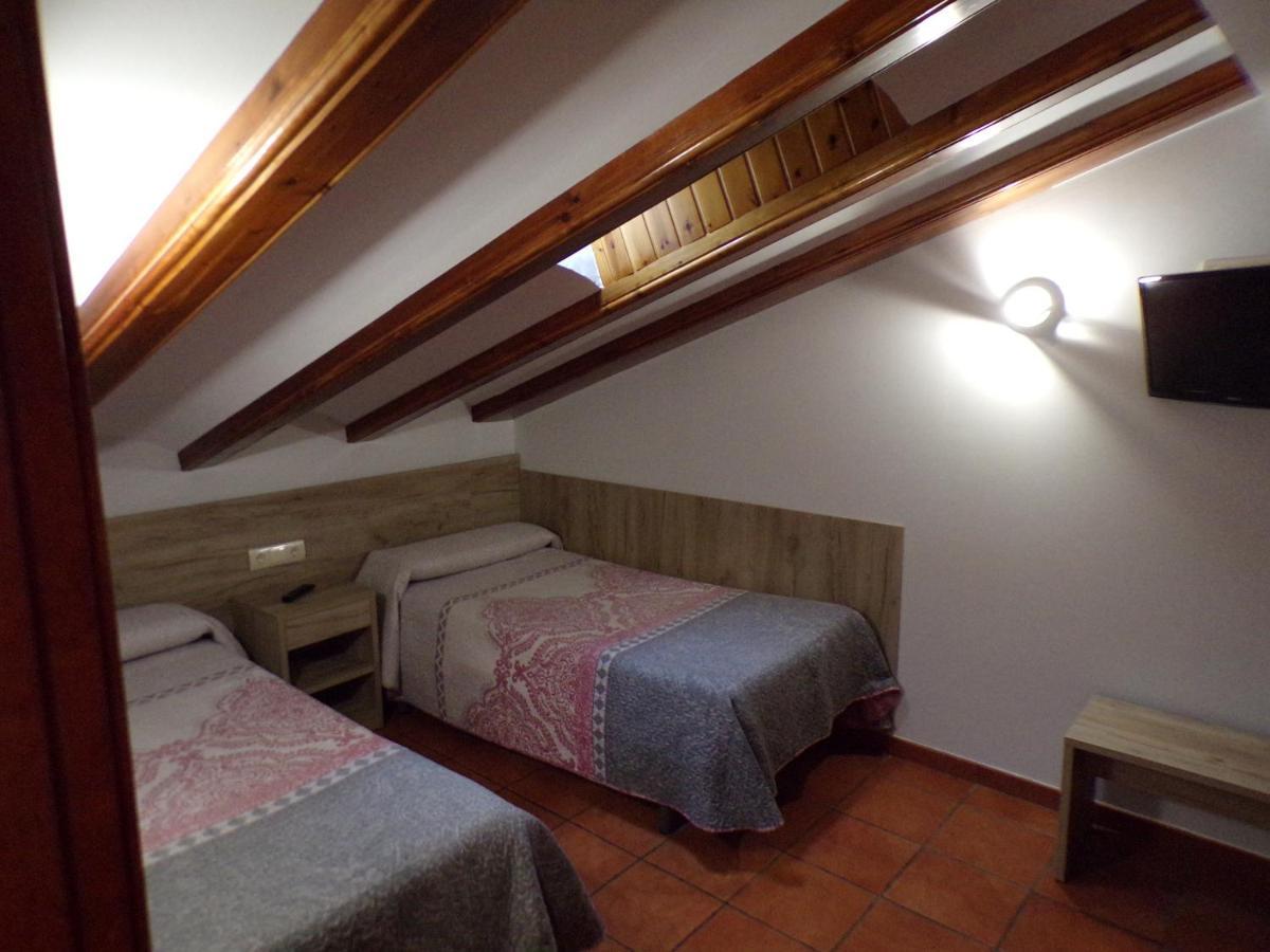 Hostal Serruchi Теруэль Экстерьер фото