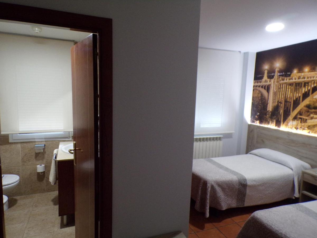 Hostal Serruchi Теруэль Экстерьер фото