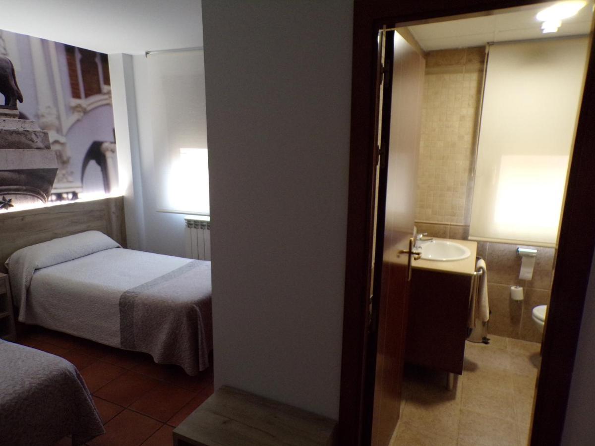 Hostal Serruchi Теруэль Экстерьер фото